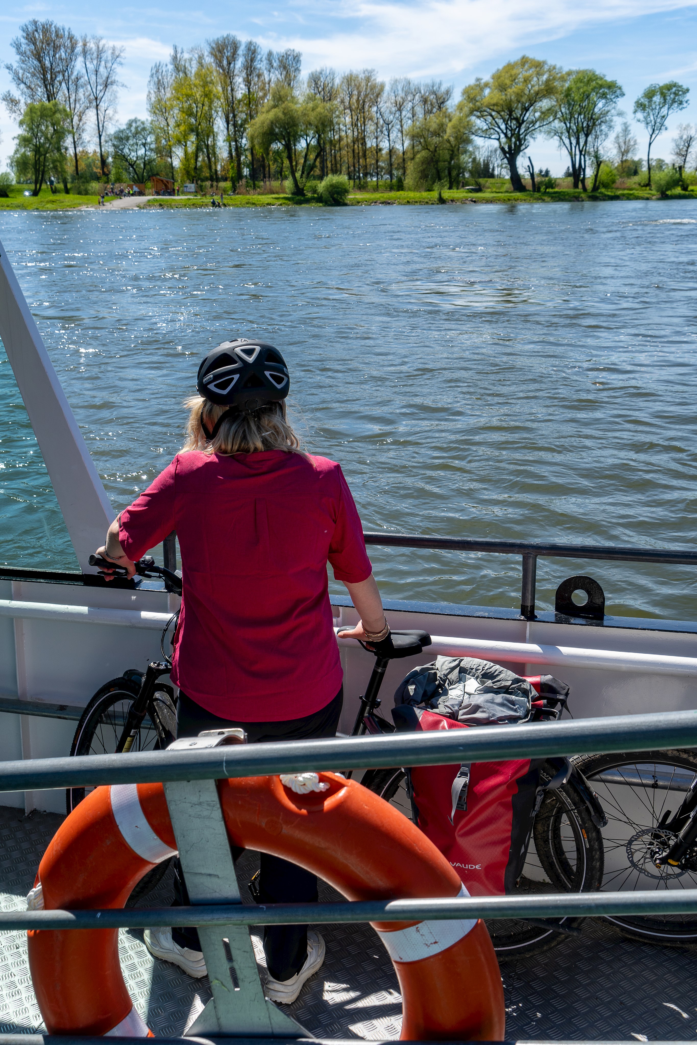 der Fähren "Posching" und "Altaha"